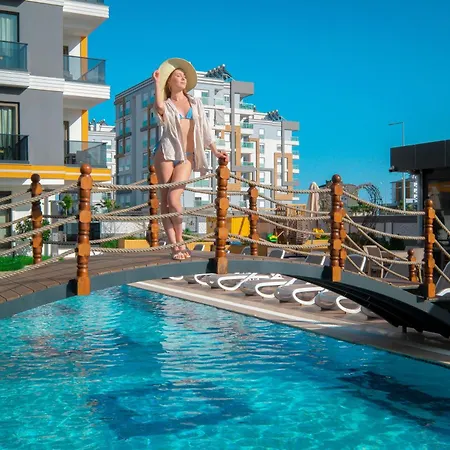 Elysium Deluxe Hotel *